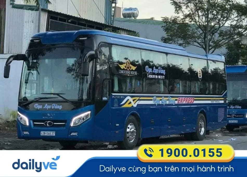 Nhà xe Vạn Lục Tùng