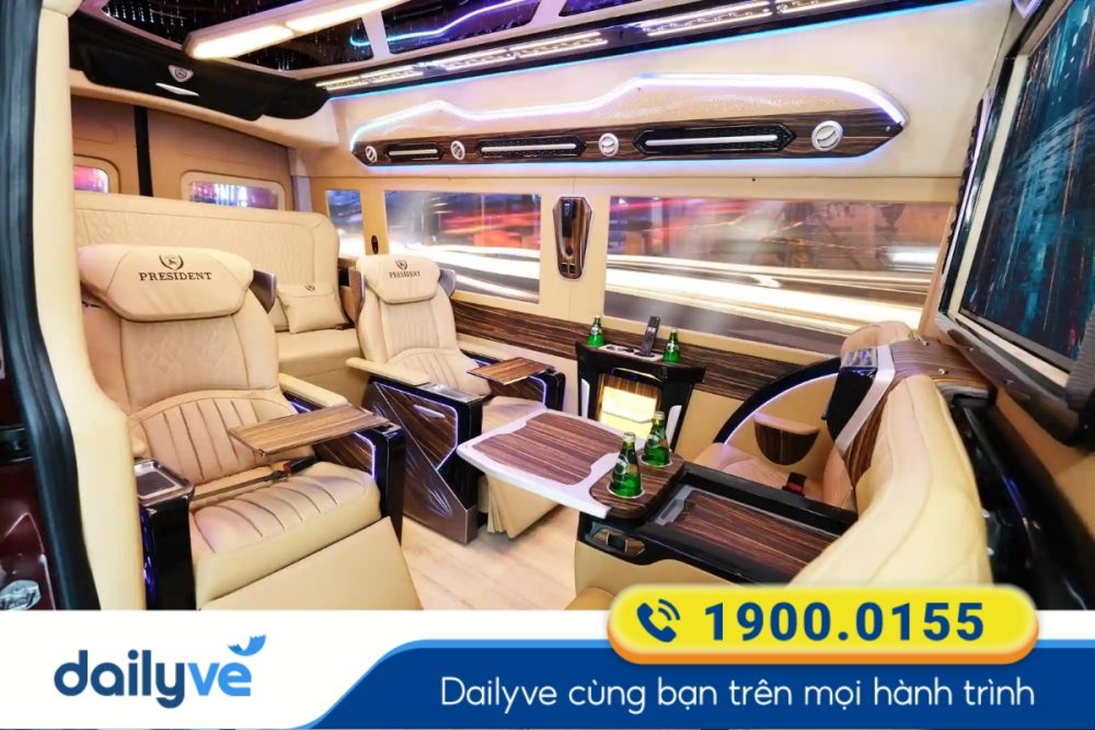 Trải nghiệm không gian riêng tư và tiện nghi chuẩn hạng thương gia trên xe limousine cao cấp