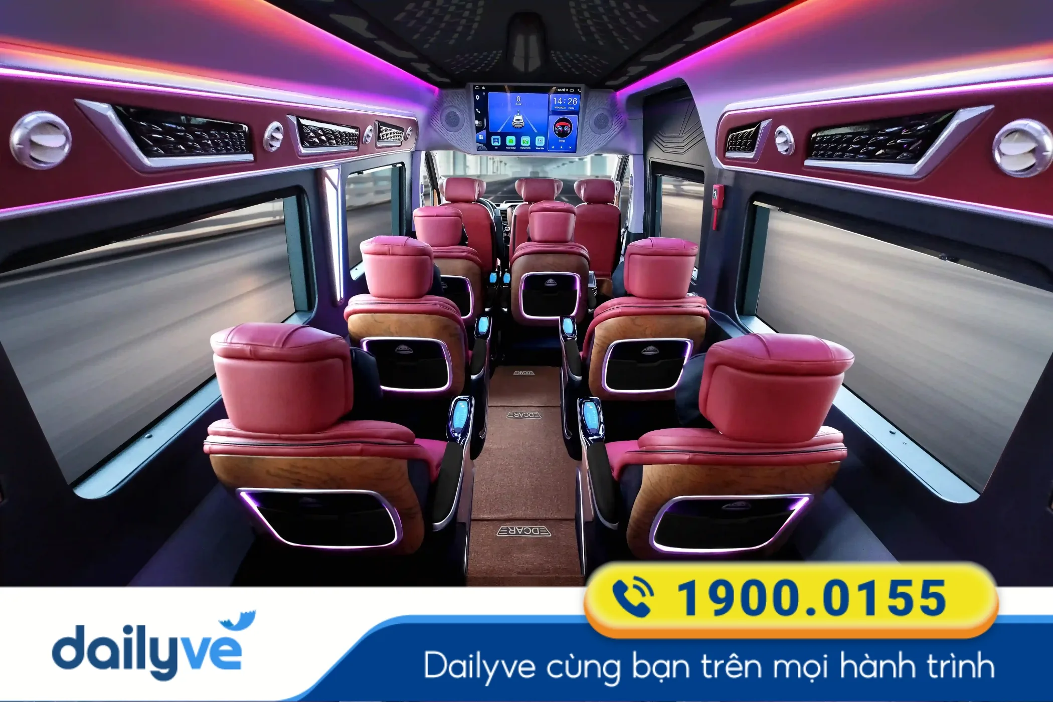 Xe Limousine mang lại trải nghiệm riêng tư thoải mái với nội thất hiện đại và ghế da cao cấp