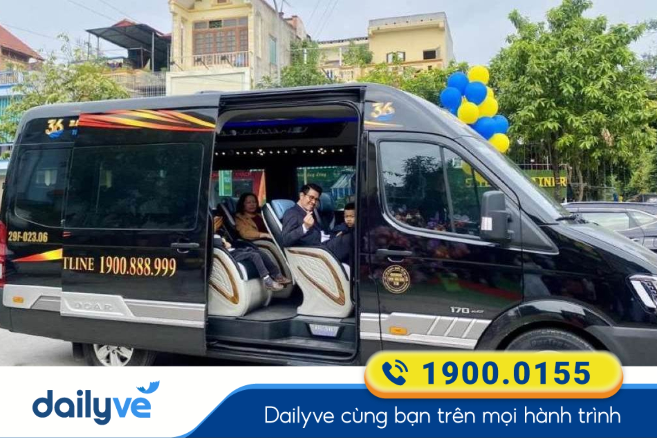 Ghế da cao cấp chỉnh điện và tiện ích đầy đủ giúp hành trình cùng 36 Limousine luôn thoải mái