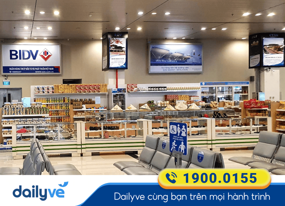 Gian hàng quà lưu niện tại Sân bay Cần Thơ