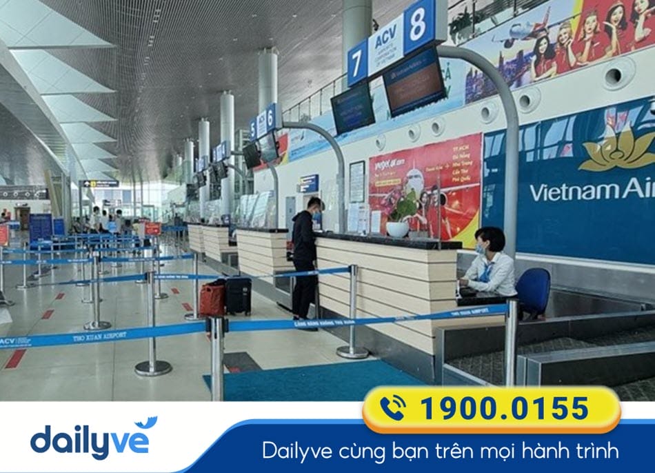 Khách check-in tại Sân bay Thọ Xuân