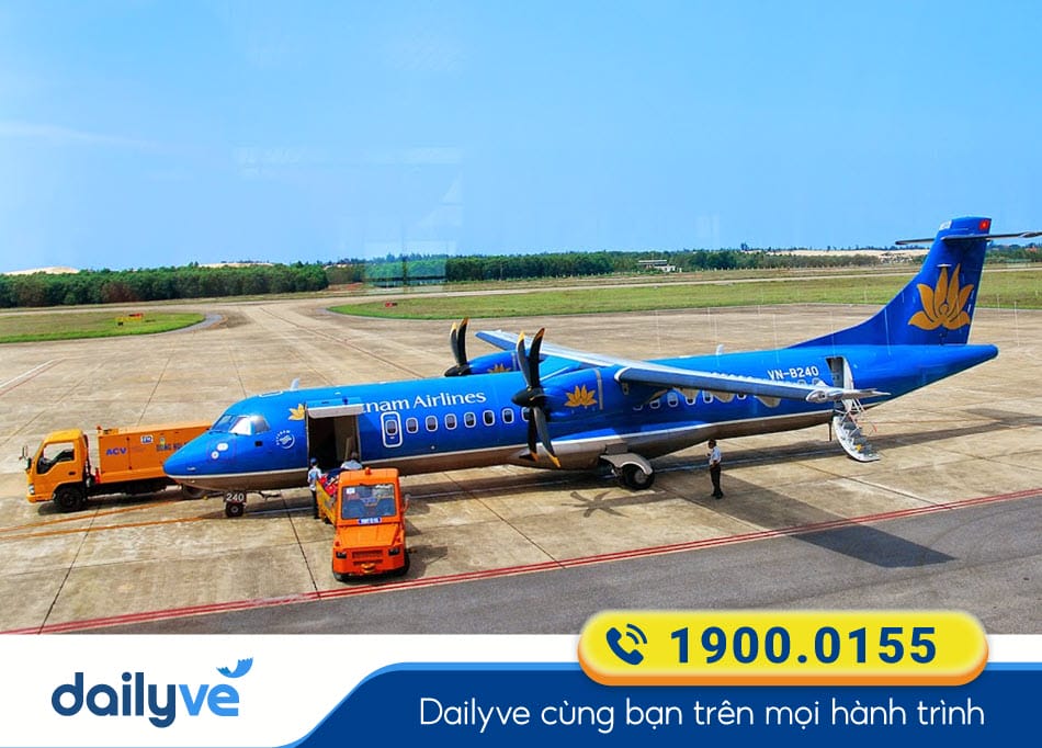 Máy bay của hãng Hàng không Vietnam Airlines tại Sân bay Đồng Hới