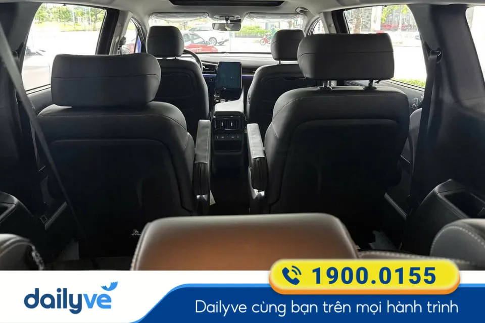 Xe Limousine 6 chỗ ngồi hiện đại