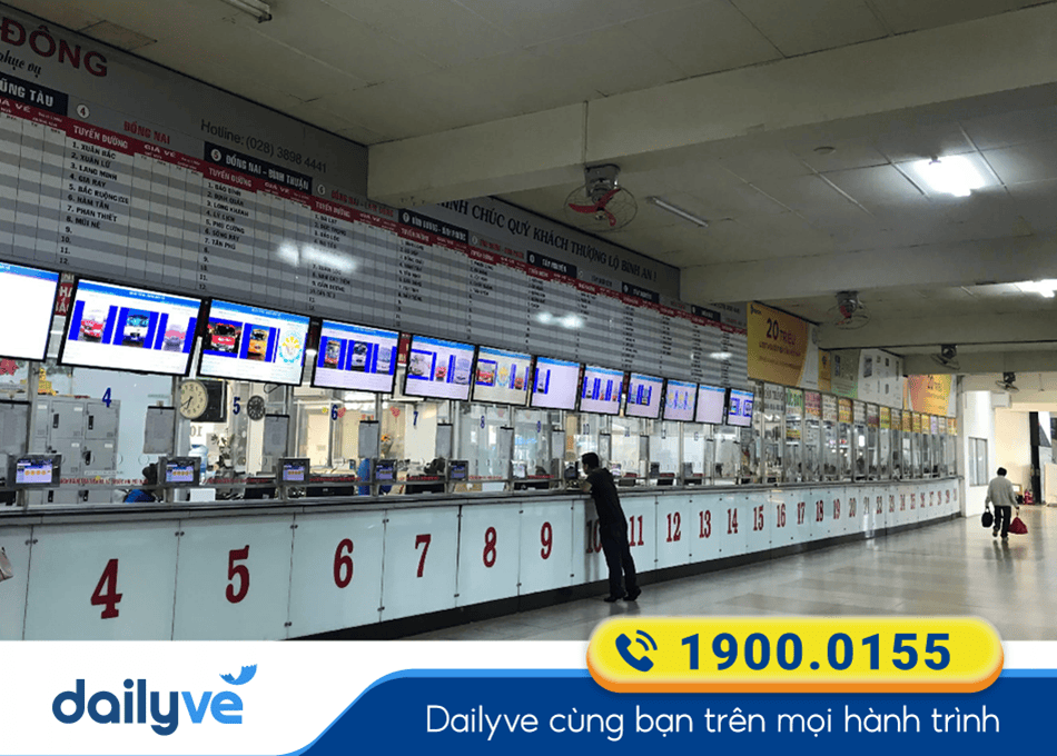 quay-ban-ve-bo-tri-khoa-hoc-tai-ben-xe-mien-dong