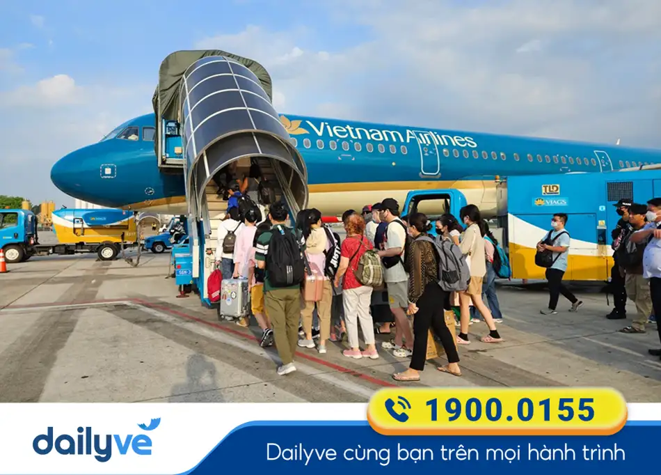 Vietnam Airlines khai thác chặng bay Huế đi Sài Gòn