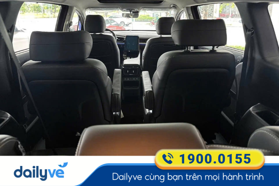 Xe ghế ngồi 7 chỗ tiện nghi