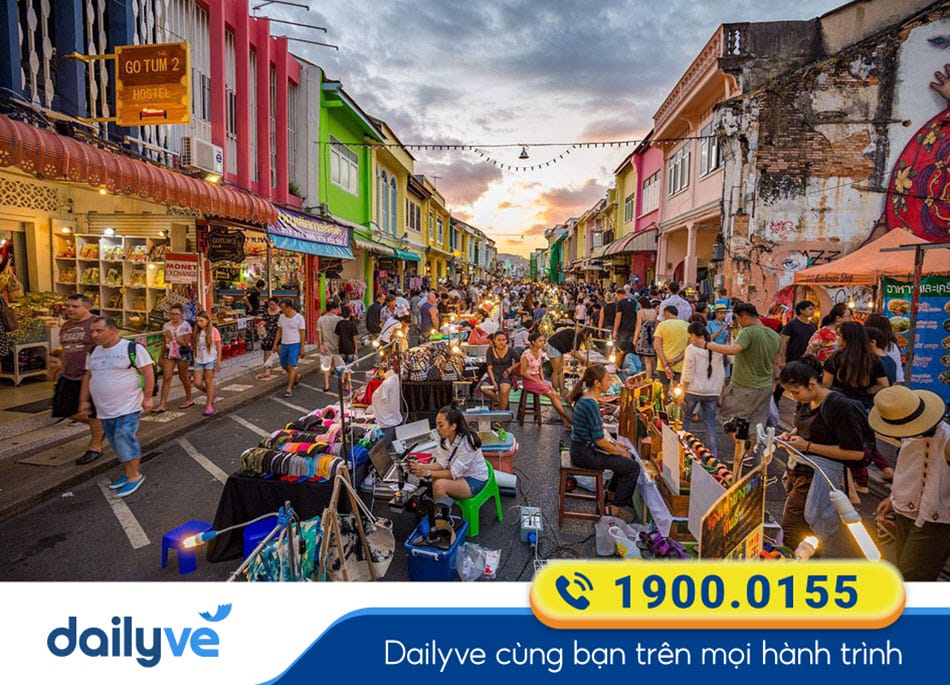 Đa dạng các mặt hàng được bày bán tại Chợ đêm Chiang Mai