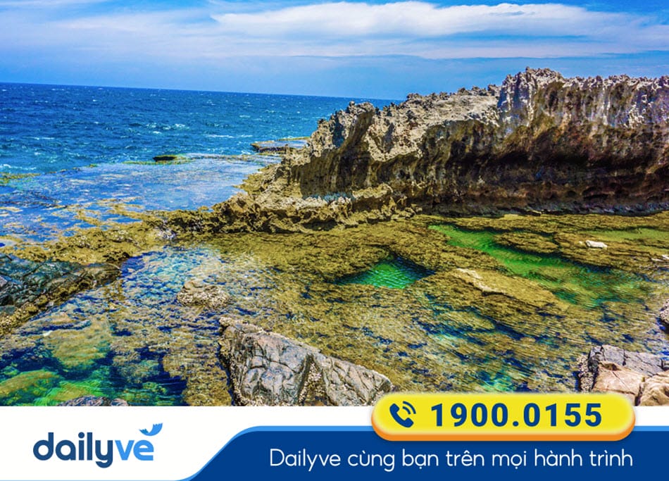 Khung cảnh tuyệt đẹp của Vịnh Vĩnh Hy (Ninh Thuận cũ)