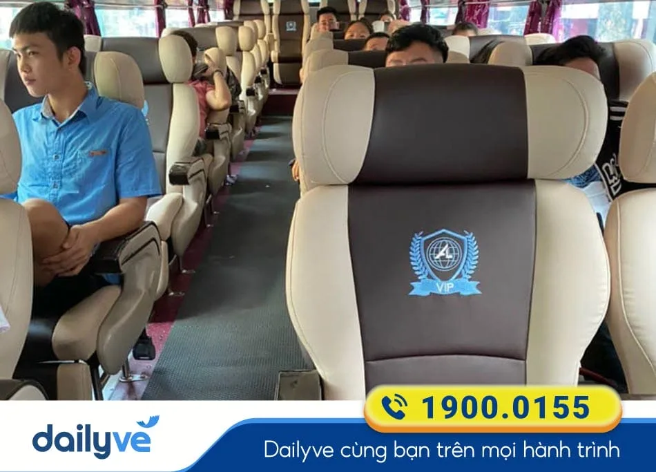 Nội thất xe ghế ngồi rộng rãi của nhà xe Ánh Linh