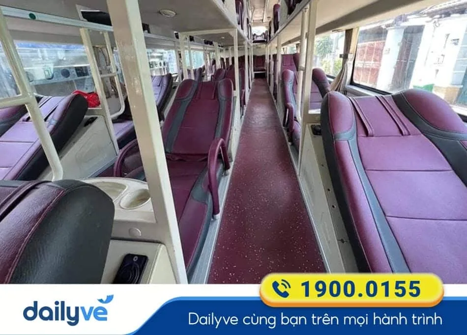Tiện nghi xe giường nằm 40 chỗ rộng rãi của xe khách Ngân Chung