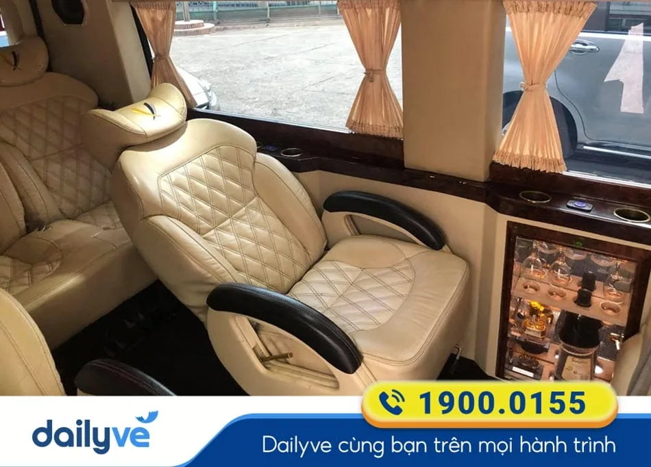Nội thất xe Limousine sang trọng của xe khách Kim Hưng Đà Lạt